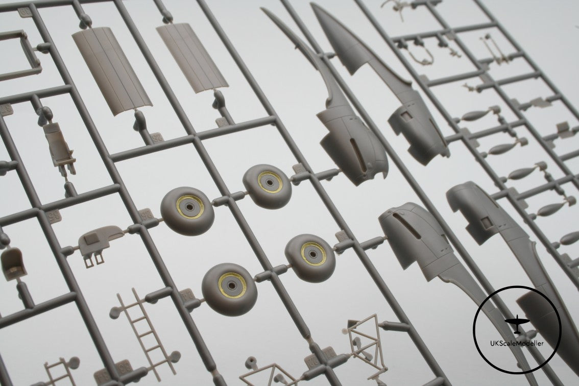 Airfix 1:72 Whitworth Whitley Mk. V  / GR.Mk.VII Mask Set